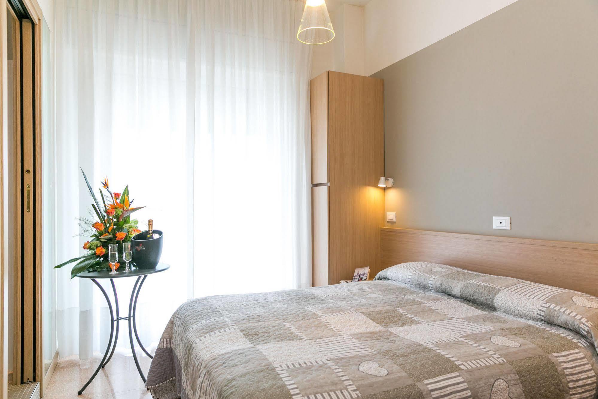 לידו די ג'סולו Hotel Colonna מראה חיצוני תמונה