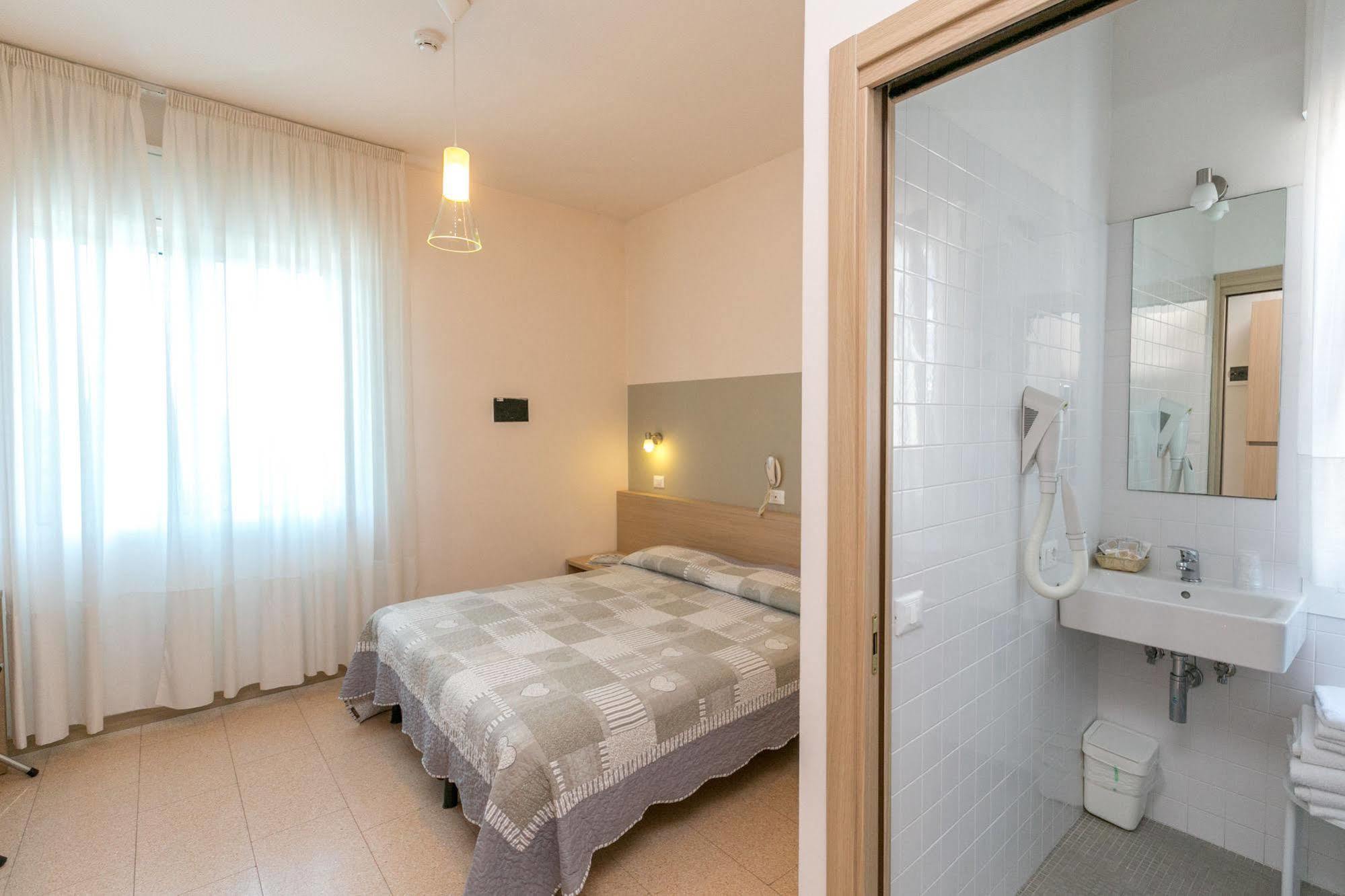 לידו די ג'סולו Hotel Colonna מראה חיצוני תמונה
