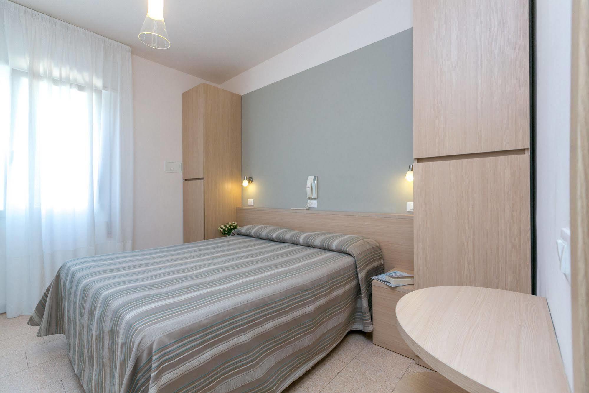לידו די ג'סולו Hotel Colonna מראה חיצוני תמונה